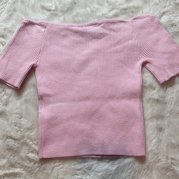 NWT Adidas off shoulder tee - SIZE: XS - Picture 4 of 4